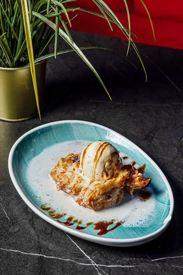 Torrijas con helado de vainilla