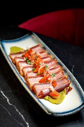 Torreznos con guacamole y pico de gallo